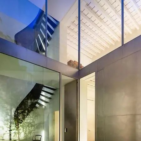 Luxe Vanguard & History, Top Pool. Inner Sanctum Holiday home *