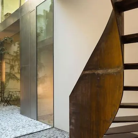 Luxe Vanguard & History, Top Pool. Inner Sanctum Holiday home